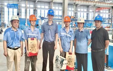 夏送清涼 情滿車間|三江新區(qū)總工會夏日慰問遠東宜賓智能產業(yè)園